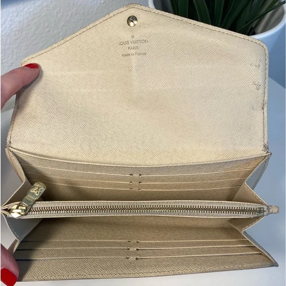 Louis Vuitton Damier Azur Sarah Envelope Wallet - Picture 5 of 14
